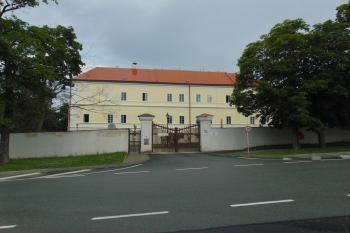Jv. zrekonstruované průčelí (© Dušan Dohňanský  07/2021)