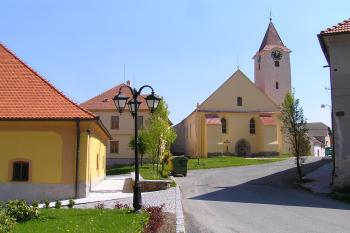 Farní kostel sv.Vavřince ve Zbraslavicích (© Václav Čermák, 04/2009)