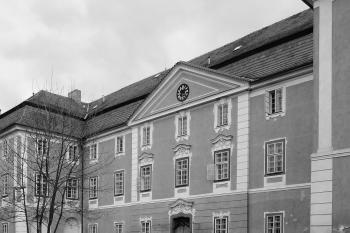 východní průčelí (© Václav Kapr, 12/2011)