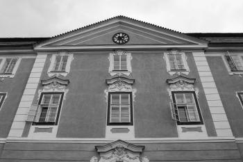 východní průčelí, rizalit (© Václav Kapr, 12/2011)