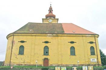 Kostel Nejsvětější Trojice v Pilníkově ( © Pavel Vítek 9/2007)