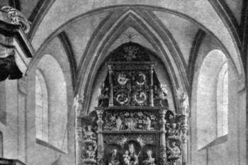 interiér kostela na počátku 20. století (© Antonín Podlaha: Posvátná místa království Českého; Díl 3., Vikariáty: Kralovický, Vlašimský a Zbraslavský, Dědictví sv. Jana Nepomuckého, Praha 1909)