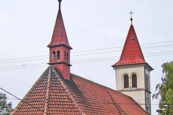 Kostel sv. Petra a Pavla ve Všetatech ( © Pavel Vítek 9/2007)