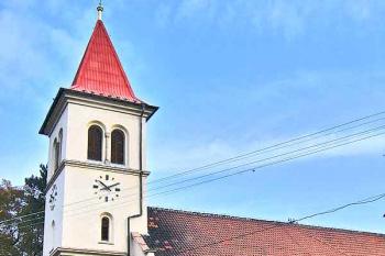 Kostel sv. Petra a Pavla ve Všetatech ( © Pavel Vítek 9/2007)
