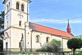 Kostel sv. Petra a Pavla ve Všetatech ( © Pavel Vítek 9/2007)