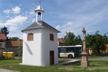 Čechůvky - zvonice po rekonstrukci v r. 2012 (© Ivo Rozehnal, 06/2012)
