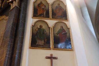 Měděné desky s obrázky evangelistů - zbytek kazatelny (© Johannes Cladis, 12/2014)
