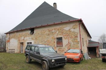 tvrz Dolní Libchavy (© Vlastislav Mareček, 03/2016)