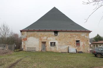 tvrz Dolní Libchavy (© Vlastislav Mareček, 03/2016)