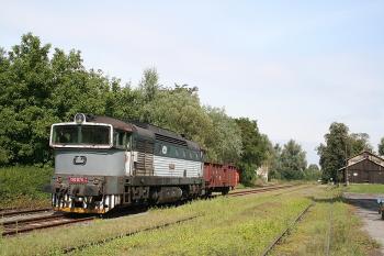 Pravidelný nákladní vlak ( © Ivan Grisa 1. 9. 2006)
