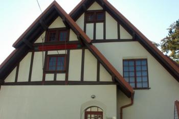 Trmalova vila - průčelí do ulice U Nových Vil (© Milan Caha, 09/2007)