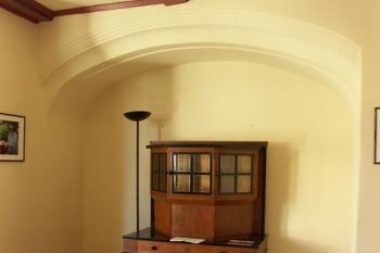 Zařízení jídelny z Kotěrova pozdního období (© Milan Caha, 09/2007)