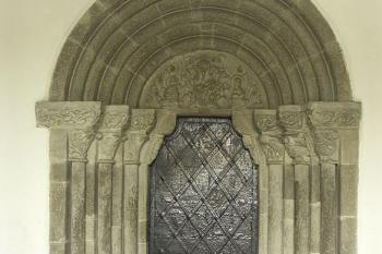 románský portál (© Milan Caha, 10/2007)