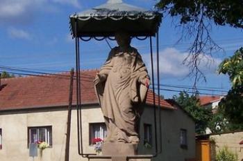 Žárovice - Socha Navštívení Panny Marie při křižovatce Plumlov, Hamry, Drahany. (© Ivo Rozehnal, 06/2007)