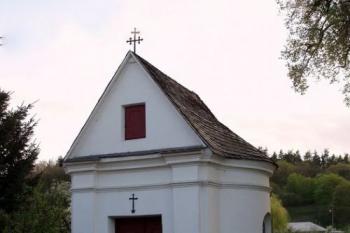 kaplička Povýšení sv. Kříže Plumlov, Žárovice (© Jirka Valenta,  04/2009)