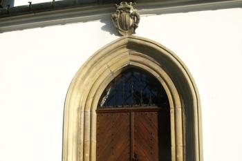 vstupní portál ( © Milan Caha 10/2012)