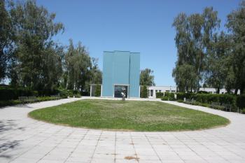 Krematorium od jihu ( © Ivan Grisa 06/2010)