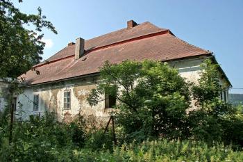 Jihovýchodní nároží ( © Luděk Pitter 07/2006)