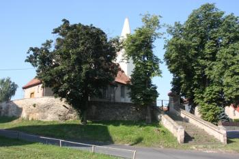 Kostel od severovýchodu ( © Ivan Grisa 07/2010)