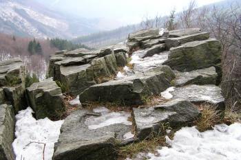 vrcholek Horních mazáckých skal ( © Jan P. Štěpánek 02/2008)