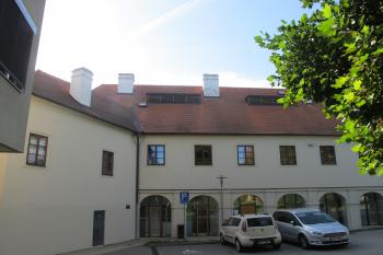 Vnitřní nádvorní nároží ( © Dušan Dohňanský 08/2019)