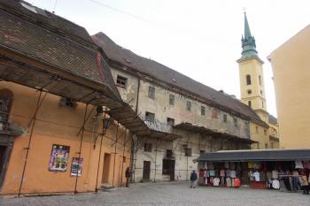 klášterní budovy s kostelem ( © Milan Caha 04/2008)