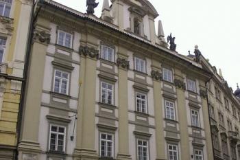 průčelí kláštera na Staroměstském náměstí ( © Milan Caha 12/2007)