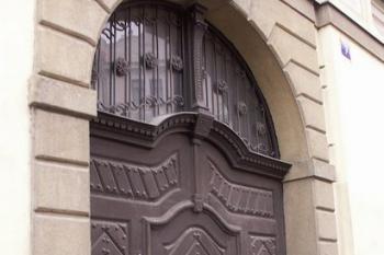 barokní portál ( © Milan Caha 12/2007)