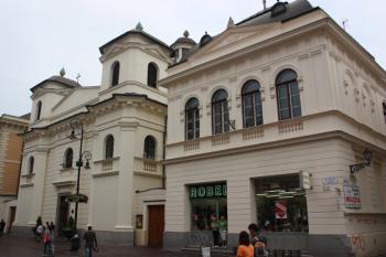 Kostel a sborový dům od jihozápadu ( © Ivan Grisa 07/2011)