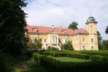Jižní průčelí ( © Ivan Grisa 06/2009)