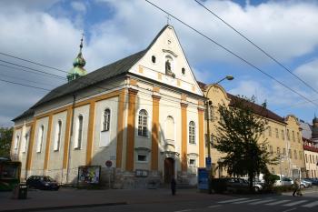 klášter františkánů s kostelem sv. Barbory ( © Milan Caha 10/2009)