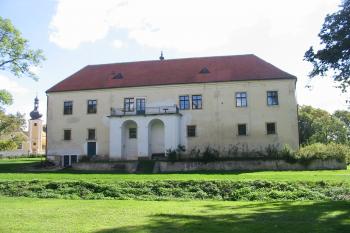zámek od sz. (© D Dohňanský, 09/2015)