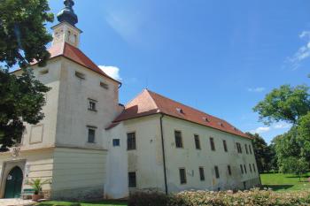 Východní nároží zámku (© Dušan Dohňanský  07/2021)