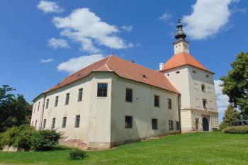 Jižní nároží zámku (© Dušan Dohňanský  07/2021)