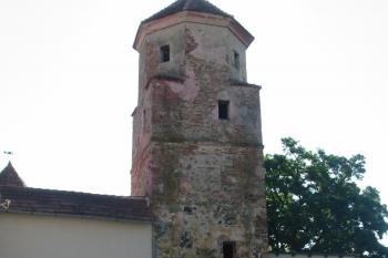 celý zámek je opravený,chybí už jen zámecká věž, (© D Dohňanský, 07/2014)