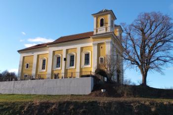 pohled na kostel od jihu (© Stanislav Drda 02/2023)