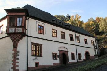 severní průčelí ( © Pavel Zany Komárek 1/10/2000)