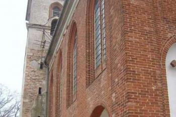 Boční strana od Markovy třídy (© Zdeněk Holcingr, 12/2007)