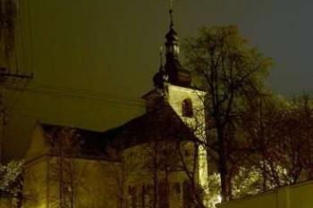 Noční pohled z Havlíčkovy ulice (© Zdeněk Holcingr, 12/2007)