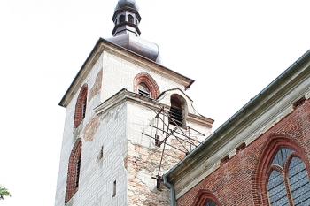 Věž od západu (© Ivan Grisa, 08/2008)