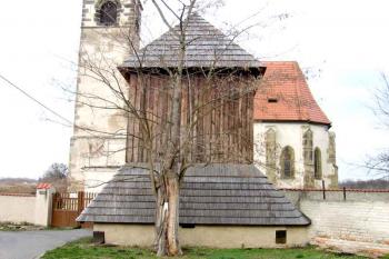 zvonice u kostela sv. Jakuba Většího ( © Pavel Vítek 02/2007)