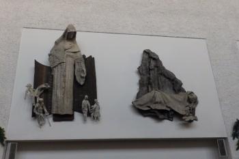 Křížová cesta Karla Stádníka - V. Madona vyloučených ze společnosti a VI. Mrtvé dítě (© Johannes Cladis, 01/2017)