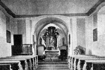 pohled do presbytáře na počátku 20. století (© Antonín Podlaha: Posvátná místa království Českého; Díl 1. Vikariáty: Českobrodský, Černokostelecký, Mnichovický a Prosecký, Dědictví sv. Jana Nepomuckého, Praha 1907)