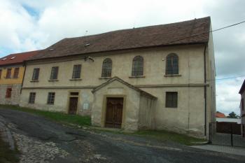 západní průčelí ( © Milan Caha 09/2007)