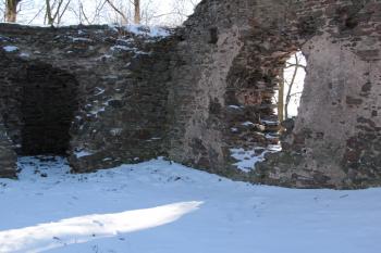 Zřícenina Cimburk v zimě (© Jaroslav Šefčík, 03/2012)