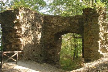 zřícenina hradu Cimburk (© Vlastislav Mareček, 09/2009)