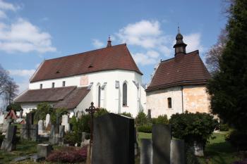Kostel a kaple od jihovýchodu ( © Ivan Grisa 04/2011)