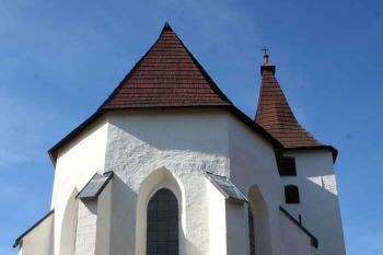 Závěr kostela a věž (© Ivan Grisa, 03/2008)