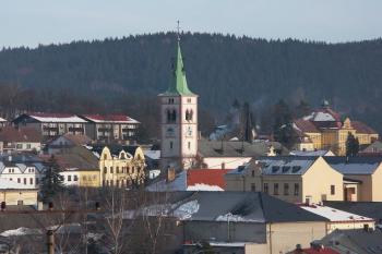 kostel sv. Markéty - pohled ze Šibeničního vrchu ( © Milan Caha 01/2008)