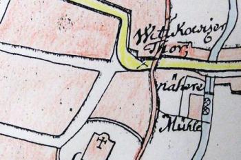 detail historické schématické mapy Moravské Ostravy a nejbližšího okolí s jasně viditelným areálem zaniklého hřbitova s kaplí sv. Lukáše. Nad nimi bývalá Vítkovická brána ( © Hornické muzeum v Ostravě - Petřkovicích)